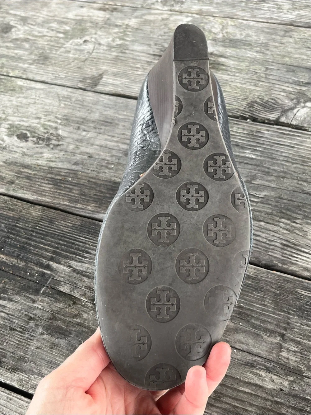 Tory Burch croc embossed  Black Leather Logo wedge shoe sz 9